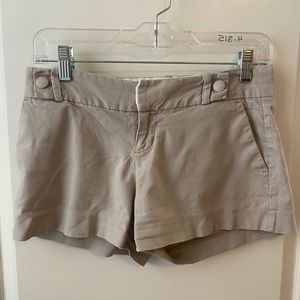 Khaki Banana Republic shorts size 0